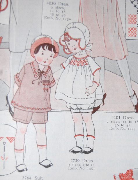 Baby Born Kleidung, Baby Kleidung, Patron Vintage, Vogue Vintage, Retro Sewing Patterns, Designer Baby Clothes, Funny Baby Clothes, Trendy Baby Clothes, Vintage Baby Clothes