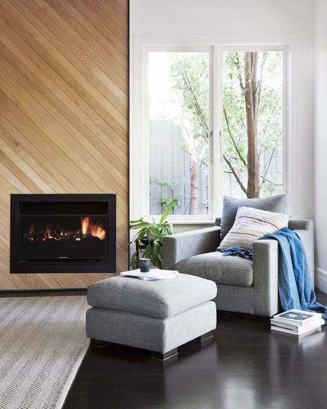 Wooden diagonal wall Midcentury Fireplace, Ranch House Renovation, Beach Fireplace, Material Swatches, Fireplace Feature, Minimalist Fireplace, Flip Houses, Fireplace Feature Wall, Pool Table Room