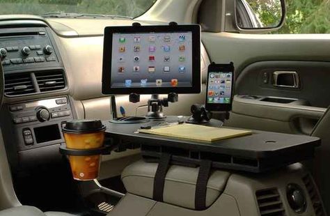 Install a mobile office between your front seats. Kombi Motorhome, Mobile Desk, Mobile Office, Car Office, Car Hacks, Work Truck, Cool Ideas, Office Setup, Car Gadgets