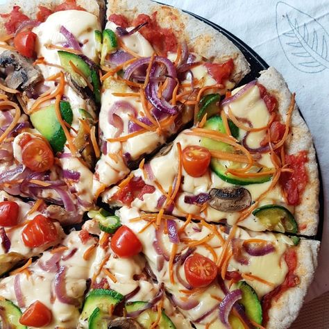 No saben lo buena que queda esta pizza de harina integral con Vegetales!! El último día programado de #ElMenuSemanalDeLau 🙌��🏻🙌🏻 (lo que no… Insta Stories, Fitness Diet, Vegetable Pizza, Diet Recipes, Pizza, Diet, Instagram Post, Media, Ethnic Recipes