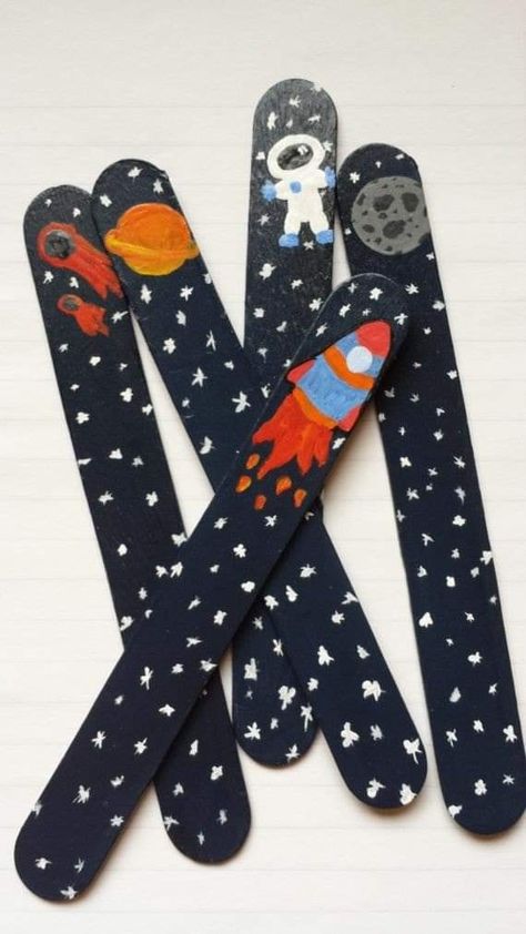 Space Classroom Decorations, Space Classroom, Popsicle Crafts, Creative Bookmarks, Bookmark Craft, Stick Art, Easy Halloween Crafts, Hand Crafts For Kids, Bookmarks Kids