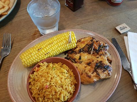 Nando's for just 5 syns i know! Butterfly chicken 3 syns as served Regular spicy rice 2 syns Corn on the cob no butter syn free There sauces are really low syn to like 0.5 syn for a tablespoon... Nandos Peri Peri Chicken, Nando's Chicken, Peri Peri Chicken, Fakeaway Recipes, Spicy Rice, Recipe Images, World Recipes, Chicken Thighs, Fried Rice