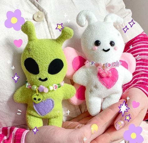 How To Make A Plushie, Plushie Making, Sewing Plushies, Sewing Plush, Plushie Ideas, Felt Plushie, Handmade Plushies, Cute Sewing Projects, Sewing Stuffed Animals