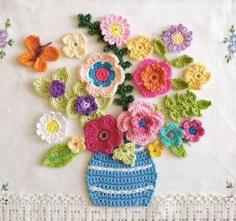 Crochet Wall Art, Crochet Leaf Patterns, Crochet Flowers Free Pattern, Yarn Flowers, Crochet Leaves, Flower Crochet, Crochet Decoration, Spring Bouquet, Crochet World