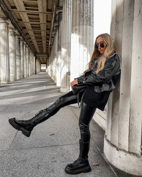 High Combat Boots Outfit, Combat Boot Outfit, All Black Outfit, Vegan Food, Winter Fashion Outfits, Mode Fashion, Boots Outfit, Black Outfit, Content Creator