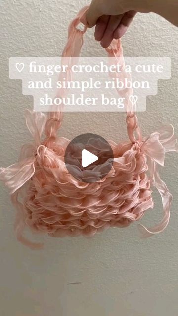 Crochet Bag Diy, Finger Crochet, Crochet Bag Tutorials, Crochet Shoulder Bag, Crochet Clothes For Women, Bow Bag, Ribbon Yarn, Bag Diy, Diy Purse