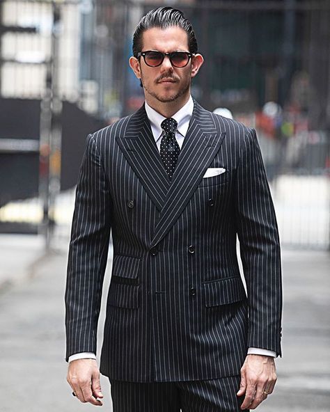 Black Suit With White Stripes Men, Black Pin Stripe Suit Men, Pin Stripe Suit Mens, Black Pinstripe Pants Outfit, Lawyer Suit, Italy Outfits Men, Captain America Suit, Pant Top, Black Pinstripe Suit