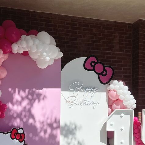 Party Rentals Event Decorations Balloons Backdrop on Instagram: "Hello Kitty 15th Birthday Balloons #quinceañera #quinceaños #hellokitty #hellokittybirthday #hellokittybackdrop #hellokittyballoon #15thbirthday #sweet15" Hello Kitty Backdrop, Balloons Backdrop, Decorations Balloons, Round Balloons, Event Decorations, Kitty Party, Hello Kitty Party, Hello Kitty Birthday, Balloon Backdrop