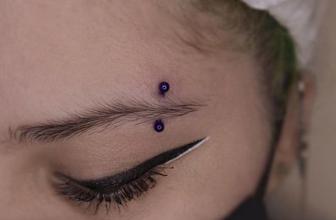 Black Eyebrow Piercing, Eyebrow Piercing Black, Brow Piercing, Piercings Black, Dream Piercings, Eyebrow Piercings, Eyebrow Piercing Jewelry, Black Eyebrows, Face Piercings