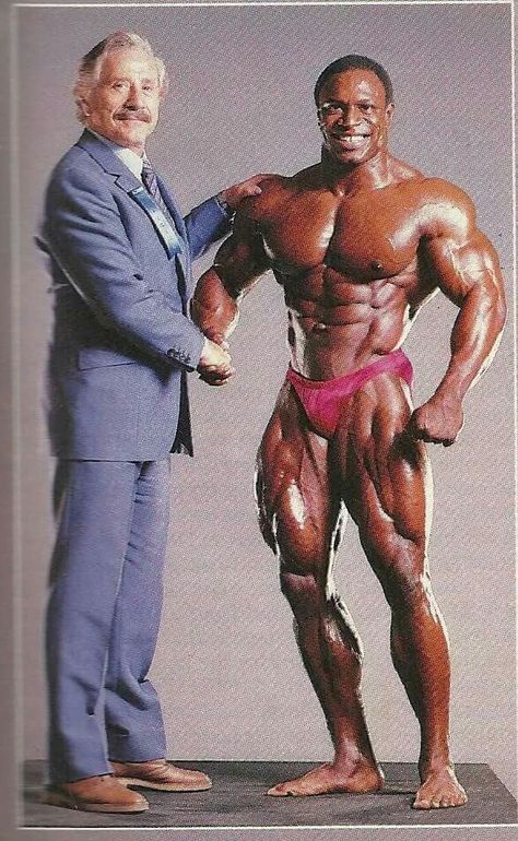 Joe Wieder & Lee Haney Lee Haney, Arnold Schwarzenegger Bodybuilding, Schwarzenegger Bodybuilding, Joe Weider, Bodybuilding Nutrition, Personal Pictures, Ronnie Coleman, Marvel Superhero Posters, Mr Olympia