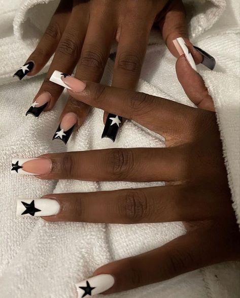 Long Acrylic Nails Back To School, Short Nail Sets Acrylic Design, Short Acrylic Nails Yk2, Y2k Nails Acrylic Stars, Trapstar Nails, Grey And Black Acrylic Nails, Nails To Get For Your Boyfriend, Nails 90s Aesthetic, Birthday Nail Inspo Acrylic Medium