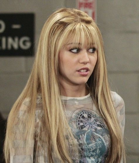 Hannah Montana Hair, Hannah Montana Lyrics, Disco Punk, Hannah Montana Outfits, Hannah Miley, Hannah Montana The Movie, Miley Stewart, 13th Anniversary, Disney Channel Shows