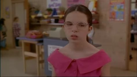 Heather Matarazzo as Dawn Wiener in Welcome to the Dollhouse Dawn Wiener, Heather Matarazzo, Welcome To The Dollhouse, Movie Fashion, That Moment When, Look At You, Doll House, Geek Stuff, Lost