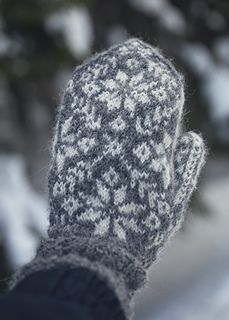 Norwegian Star, Norwegian Knitting, Knitted Mittens Pattern, Norwegian Sweater, English And French, Winter Mittens, Knitting Gauge, Mittens Pattern, Pdf Knitting Pattern