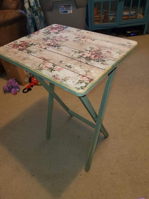 Tray Table Makeover, Tv Tray Makeover, Tray Makeover, Vendor Market, Folding Tv Trays, Tv Tray Table, Furniture Redos, Tv Tray, Flea Market Flip