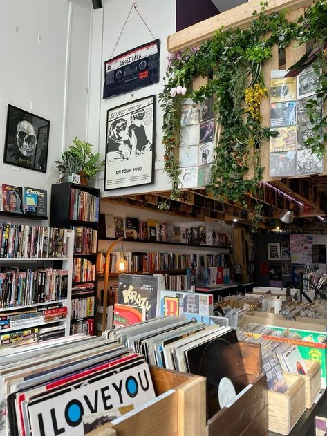 Vinyl Store Aesthetic, Records Aesthetic, Vinyl Record Shop, Store Aesthetic, Vinyl Room, Shopping Aesthetic, Vinyl Shop, Vinyl Aesthetic, Vinyl Store