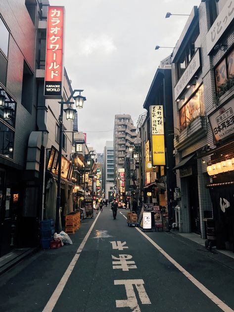 Street Alley, Chicago Interiors, Nyc Interior Design, Street Pictures, Street Image, Street Parking, Japan Street, Tokyo Street, Free City