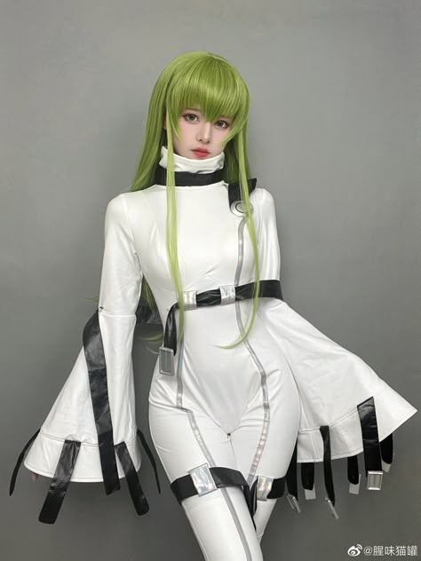 Code Geass C.c, One Piece Cosplay, Anime Cosplay Costumes, Straight Jacket, Code Geass, Cosplay Tips, Cosplay Characters, Figure Poses, Amazing Cosplay