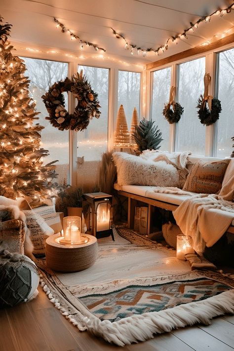 Cozy Sunroom Ideas for a Sun-Soaked Space Reading Room Sunroom, Patio Sunroom Ideas, Sunroom Christmas Decor, All Weather Room, Sunroom Ideas Decorating, Fall Sunroom, Christmas Sunroom, Cozy Sunroom Ideas, Small Sunroom Ideas