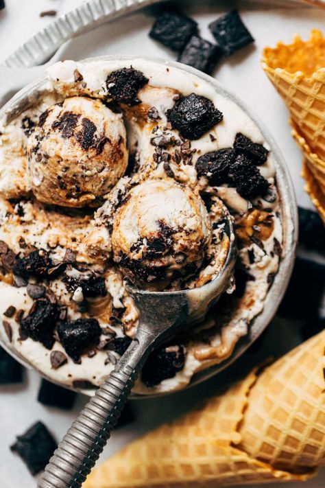 This vegan no churn ice cream is SO creamy that you won't even know it's dairy free! Made with salted date caramel and almond flour brownie bits, this ice cream is loaded with delicious flavors and textures. It's also gluten free and can be customized to any flavor you like! #veganicecream #nochurnicecream #dairyfreeicecream #dairyfree #glutenfree #butternutbakery | butternutbakeryblog.com Brownie Bits, Salted Caramel Brownie, Brownie Vegan, Butternut Bakery, Churn Ice Cream, Date Caramel, Healthy Cookie Dough, Easy Ice Cream Recipe, Brownie Ice Cream