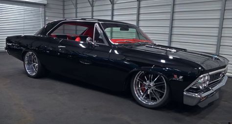 Blending pro touring and street machine styles, this 1966 Chevy Chevelle is not the kind of hot rod purists will appreciate. However, the build is outstanding. Diesel Brothers, 66 Chevelle, 67 Chevelle, Pro Touring Cars, 1966 Chevelle, Chevy Diesel Trucks, Chevy Chevelle Ss, Truck Diy, Trucks Lifted Diesel