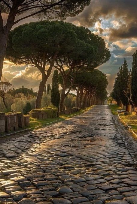 Appian Way (312 BC)  The Appian Way, one of the earliest and most important Roman roads, was known as the "Queen of Roads" and originally connected Rome to the southern Italian city of Brindisi. Fall Of Constantinople, Appian Way, Via Appia, Roman Roads, Byzantine Empire, Landscape Art Painting, Unique Trees, Garden Pathway, Visit Italy