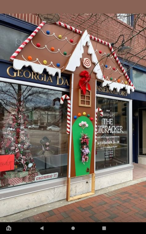 Santa Toy Shop Door, Christmas Bakery Decorations, Candyland Entrance, Class Christmas Door, Office Christmas Decorating Ideas, Gingerbread House Door, Ginger Bread Christmas, Gingerbread Door, Christmas Signage