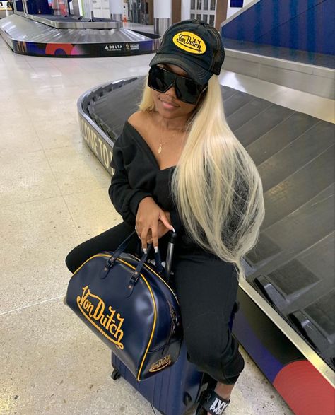 Von Dutch Bag Outfit, Von Dutch Hat Outfit, Rick Owens Shoes Outfit, Von Dutch Hat, Airport Fits, Streetwear Fits, Rich Girl Lifestyle, Lit Outfits, Swag Outfits For Girls