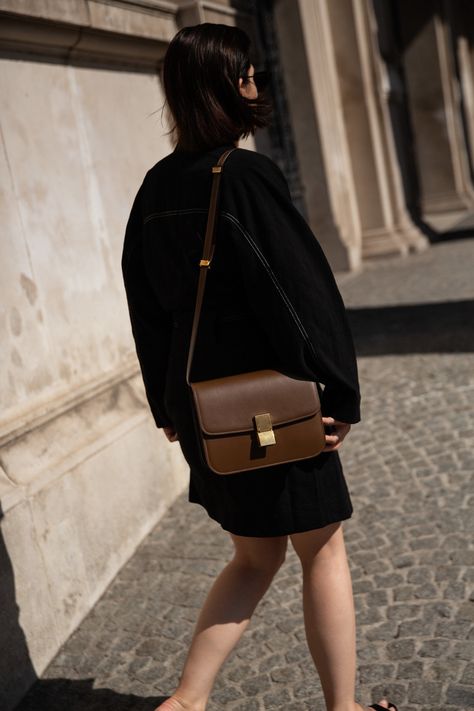 Kimono Dress + Céline Box Bag — VIENNA WEDEKIND Celine Box Bag Outfit, Celine Bag Outfit, Celine Classic Box Bag, Celine Classic Box, Celine Box Bag, Celine Box, Kimono Wrap Dress, French Girl Chic, Classic Bags