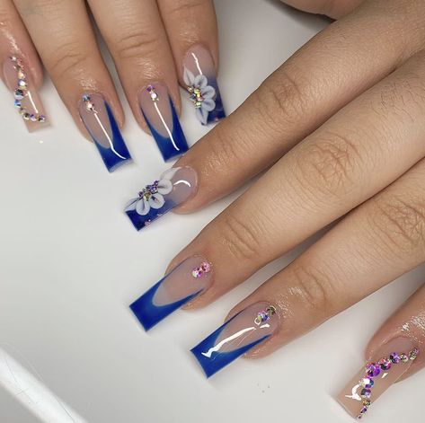 Rolay Blue Acrylic Nails, Blue Nails Medium Length, Nails Acrylic Dark Blue, Royal Blue Nails Acrylic Short, Royal Blue Nails Ideas, Royal Blue Birthday Nails, Royal Blue Acrylic Nails Ideas, Royal Blue Nails For Quinceanera, Royal Blue Homecoming Nails