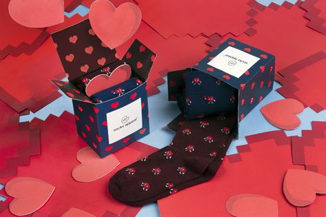 Socks Appeal - Valentine’s Day Packaging Design Valentijnsdag Quotes, Valentine Packaging, Fancy M, Socks Photography, Valentines Socks, Limited Edition Packaging, Socks Packaging, Funny Socks, Creative Packaging