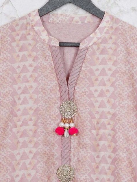 Neck Designs For Kurtis Pattern, Neck Designs For Suits Neckline, Neck Designs For Kurtis, Latest Kurti Design, Designs For Kurtis, Kurti Neck Design, Trendy Kurti, Suit Neck Designs, Pink Kurti