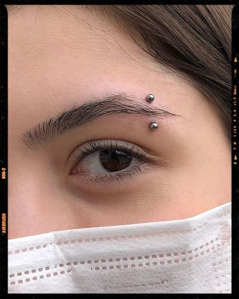 Piercing On Eyebrow, Persings Eyebrow, Womens Eyebrow Piercing, Piercing Ideas Eyebrow, Female Eyebrow Piercing, Pirsing Eyebrow, Eyebrow Percinings, Eyebrow Piercing Cute, Dainty Eyebrow Piercing