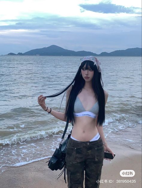 Abg Aesthetic Outfits, Ulzzang Beach Outfit, Ulzzang Beach, Calvin Klein Outfits, Girly Style Outfits, Summer Picture Poses, Fashion Idol, Ulzzang Fashion, Beach Photoshoot