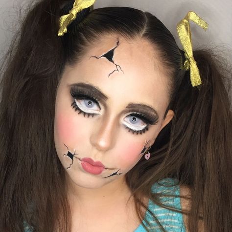 Creep Doll Makeup Halloween, Babydoll Makeup Halloween, Broke Doll Makeup Halloween, Demon Doll Makeup, Creepy Doll Hairstyles, Doll Makeup Halloween Kids, Ragdoll Makeup Halloween, Doll Makeup For Halloween, Broken Doll Makeup Tutorial