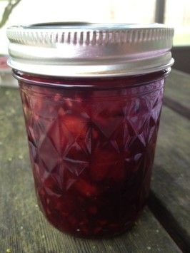 as usual I didn't follow the recipe exactly...I added basil and cinnamon, and halved the amount of sugar. Otherwise proceed as advised. Blackberry Peach Jam, Canning Berries, Blackberry Jam Recipe, Blackberry Peach, Canning Granny, Peach Jello, Blackberry Jam Recipes, Fruit Butters, Canning Jams