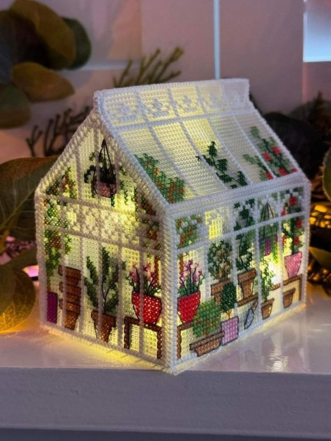 Plastic Canvas Greenhouse, Embroidery Plastic Canvas, Plastic Canvas Houses Free Patterns, Plastic Cross Stitch Projects, Plastic Canvas Cross Stitch Patterns, Cross Stitch Plastic Canvas Ideas, Cross Stitch Display Ideas, Cross Stitch On Plastic Canvas, Cross Stitch Display