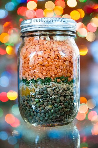 Lentil Soup In A Jar, Jar Soups, Soup Jars, Lentil And Rice, Mason Jar Mixes, Jar Mixes, Christmas Jar Gifts, Gift In A Jar, Mason Jar Recipe