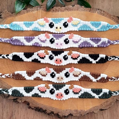 Animal Bracelet Patterns, Custom Wristbands, Diy Bracelets With String, Animal Bracelet, Bracelet Diy, Handmade Friendship Bracelets, Friendship Bracelets With Beads, Bead Charms Diy, Bracelet Knots