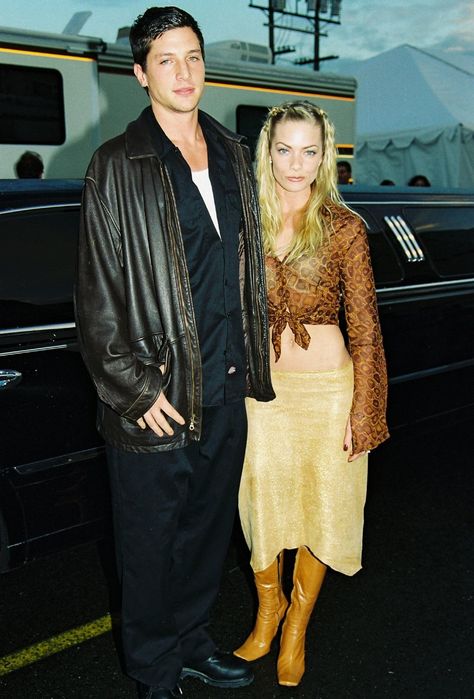 Simon Rex and his girlfriend Jaime Pressly at the 2001 American Music Awards in Los Angeles on January 8, 2001 (Credit: Chris Connor / WENN) Jaime Pressly, American Music Awards, Music Awards, Magazine Cover, Angeles, Music, Beauty, Los Angeles