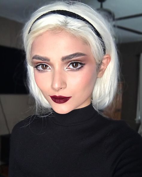 Sabrina Spellman Makeup Look, Sabrina Spellman Makeup, Wicked Makeup, Sabrina Spellman Outfit, Witch Makeup, Sabrina Spellman, Halloween Inspo, Halloween 2024, 90s Dress