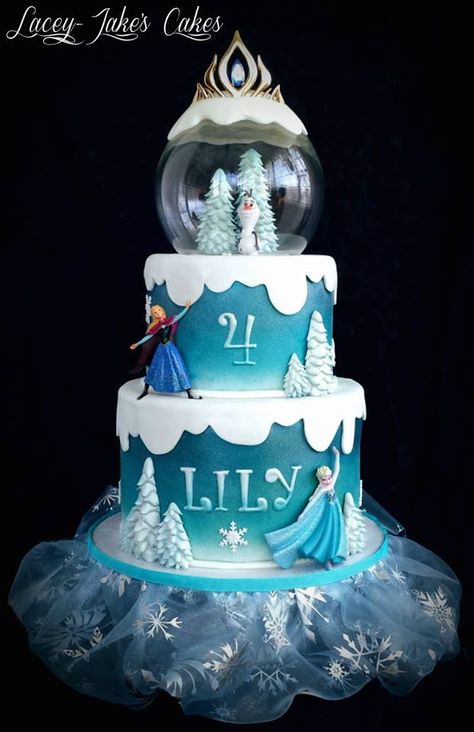 Disney Frozen Snow Globe Cake Torte Frozen, Globe Cake, Frozen Birthday Party Cake, Frozen Themed Birthday Cake, Pastel Frozen, Frozen Theme Cake, Frozen Bday Party, Disney Frozen Birthday Party, Elsa Cakes