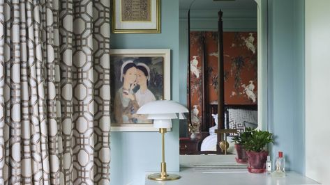 https://www.homesandgardens.com/news/why-you-should-never-put-your-mirror-opposite-your-bed Feng Shui Bedroom Ideas, Fen Shui, Bed Images, Feng Shui Bedroom, Feng Shui House, Living In Paris, Bedroom Mirror, A Mirror, Beautiful Bathrooms