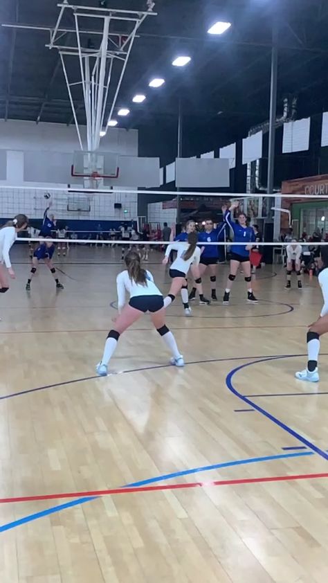 Volly Bal Girl Aesthetic, Volleyball Aesthetic Girl, Volleyball Girl Aesthetic, Volleyball Saves, Volleyball Videos, Volleyball Things, Volleyball Gifs, Volleyball Conditioning, Volleyball Motivation