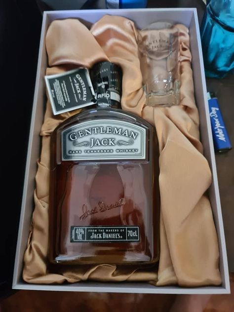 Single Malt Whiskey, Gifts Board, Whisky Bar, Gentleman Jack, Life Worth Living, Cigars And Whiskey, Tennessee Whiskey, Jack Daniel, Scotch Whiskey