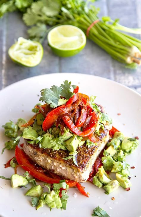 Mexican Tuna Steaks With Warm Peppers & Avocado Salsa (Paleo, Gluten-free, Low-Carb). If you're looking healthy tuna steak recipes, this is a must-try dish. | #tuna #mexican #fish #paleo #whole30 #recipes #tunarecipes #avocado Mexican Tuna, Mexican Peppers, Mexican Fish, Tuna Steak Recipes, Whole30 Fish Recipes, Dinner Steak, Tuna Steak, Healthy Paleo Recipes, Tuna Steaks