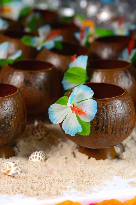 Festa Moana Baby, Tropical Birthday Party, Luau Party Decorations, Coconut Cups, Aloha Party, Luau Birthday Party, Hawaiian Luau Party, Hawaiian Birthday Party, Moana Birthday Party