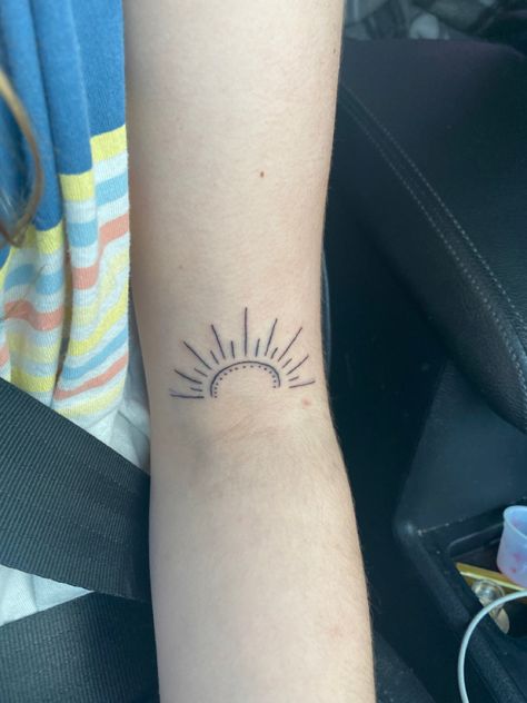 Sunrise Tattoo Meaning, Sunrise Tattoo, Tattoo Sonne, Sunset Tattoo, Sunset Tattoos, Pregnancy And Infant Loss, Tasteful Tattoos, Delicate Tattoo, Infant Loss