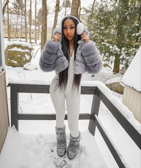 Trip Outfit Black Women, Winter Cabin Outfit, Snow Trip Outfit, Cabin Trip Outfit, Winter Wonderland Outfit, Snow Outfits For Women, Winter Inspo Outfits, Cabin Outfit, Ski Trip Outfit