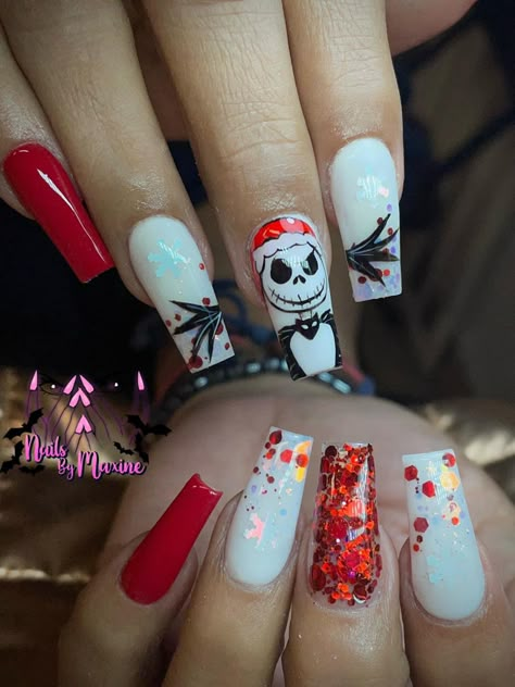 Jack Christmas Nails, Jack Skellington Nail Designs, Jack Skellington Nails Christmas, Nightmare Before Christmas Nails Xmas, Jack Skellington Christmas Nails, Nbc Nails, Spooky Christmas Nails, Nightmare Before Christmas Nail Art, Jack Skellington Nails